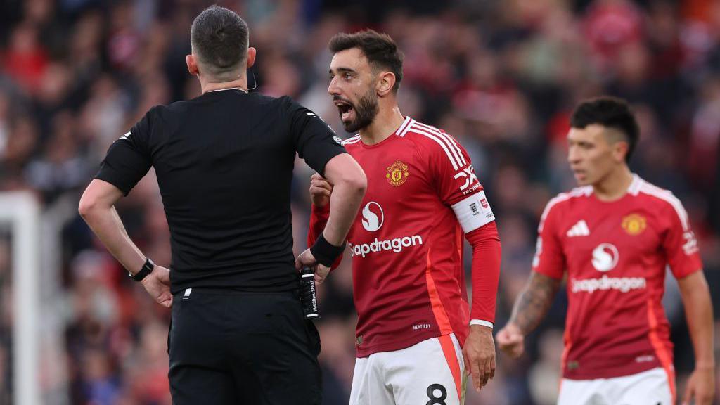 Manchester United rao bán Bruno Fernandes, Sir Jim Ratcliffe chốt thần đồng 20 tuổi với giá khó tin